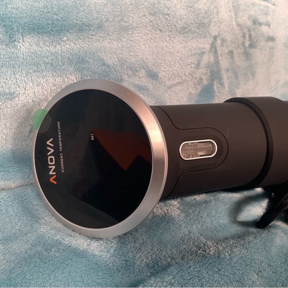 ANOVA Sous Vide Precision Cooker with Bluetooth 800 Watt NEW!! - Picture 11 of 12